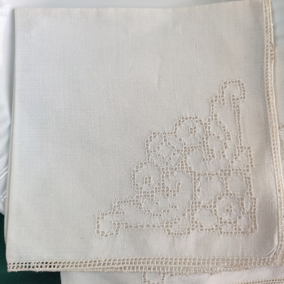 Vintage Drawnwork Lunch/Breakfast or Tea Napkins - Picture 9 of 11